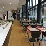 Pingvinhotellet Unn מלון 3*