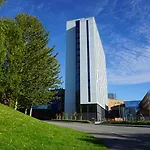 Pingvinhotellet Unn מלון טרומסה