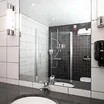 מלון Pingvinhotellet Unn 3*