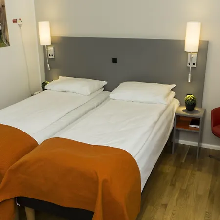 Pingvinhotellet Unn Hotel 3*