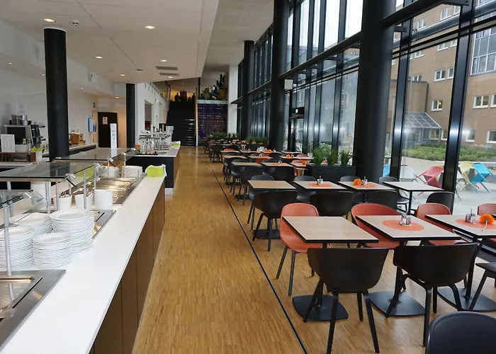 Pingvinhotellet Unn מלון 3*