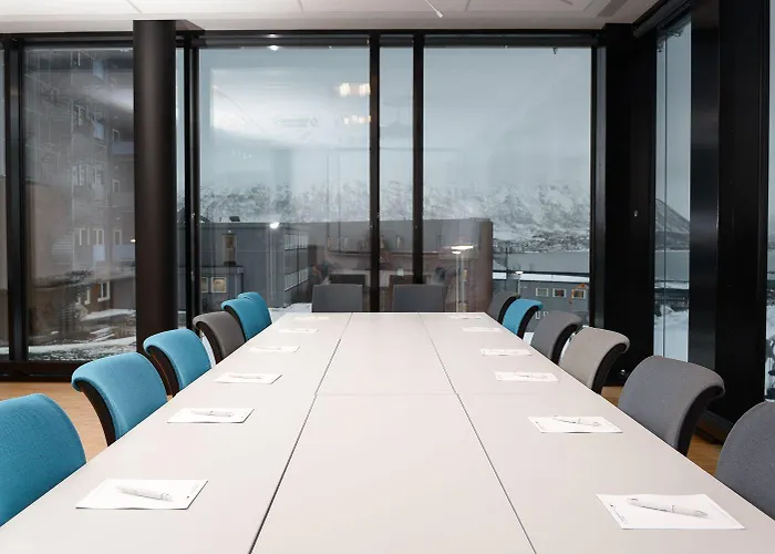 Pingvinhotellet Unn מלון טרומסה