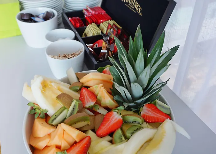 מלון Pingvinhotellet Unn 3*