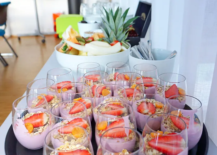 Pingvinhotellet Unn מלון