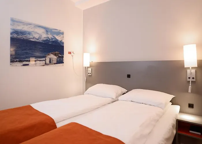 Pingvinhotellet Unn מלון טרומסה